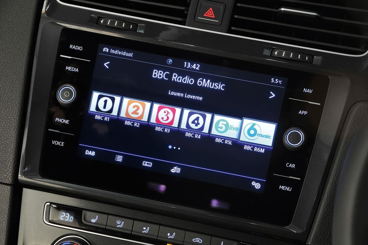 New Skoda Octavia & Volkswagen Golf vs Peugeot 308 New Skoda Octavia & Volkswagen Golf vs Peugeot 308