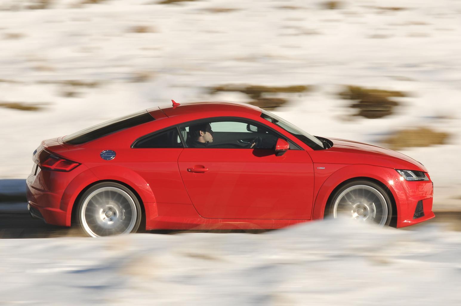 Audi TT vs VW Scirocco Audi TT vs VW Scirocco