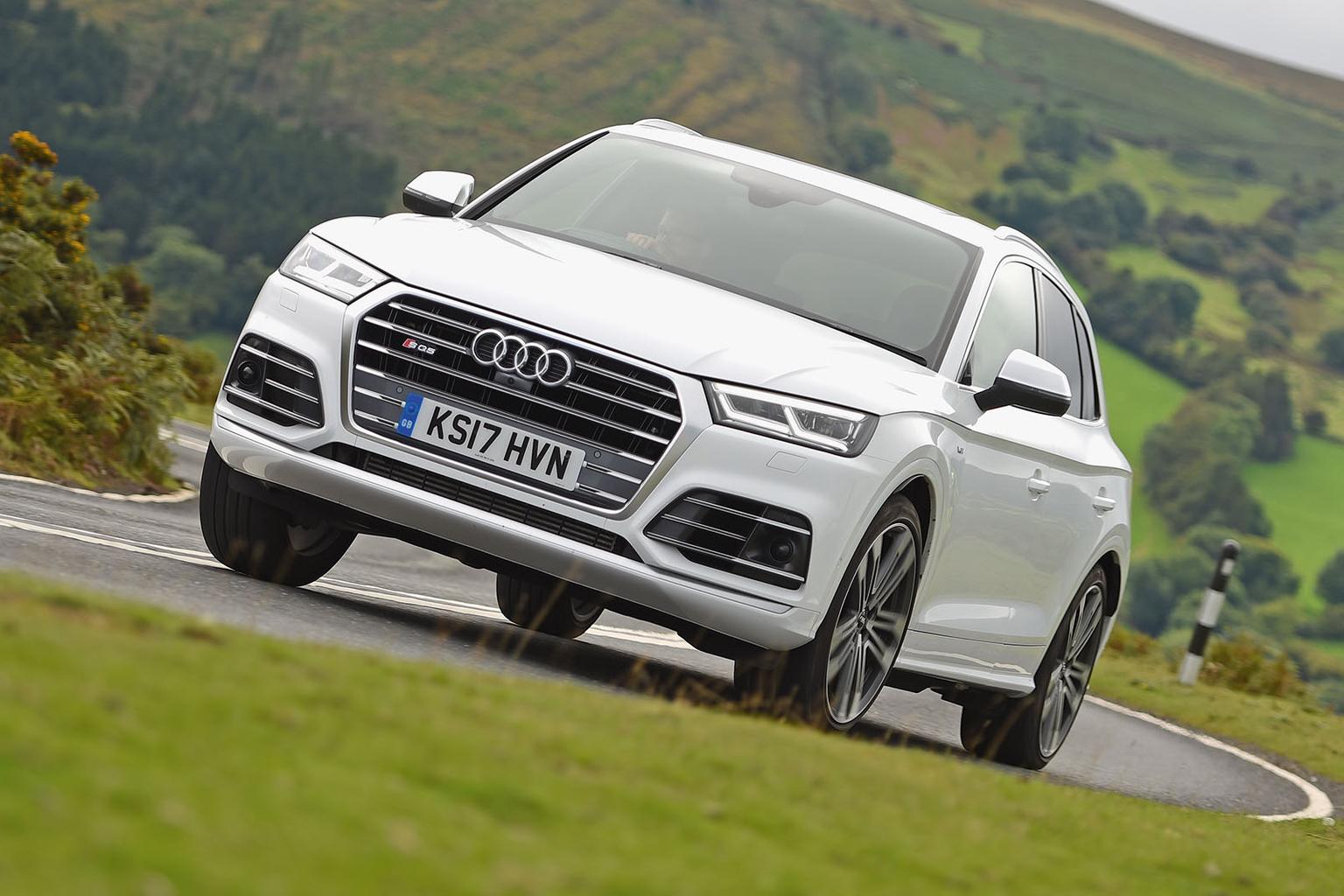 New Range Rover Velar vs Audi SQ5 vs Porsche Macan New Range Rover Velar vs Audi SQ5 vs Porsche Macan