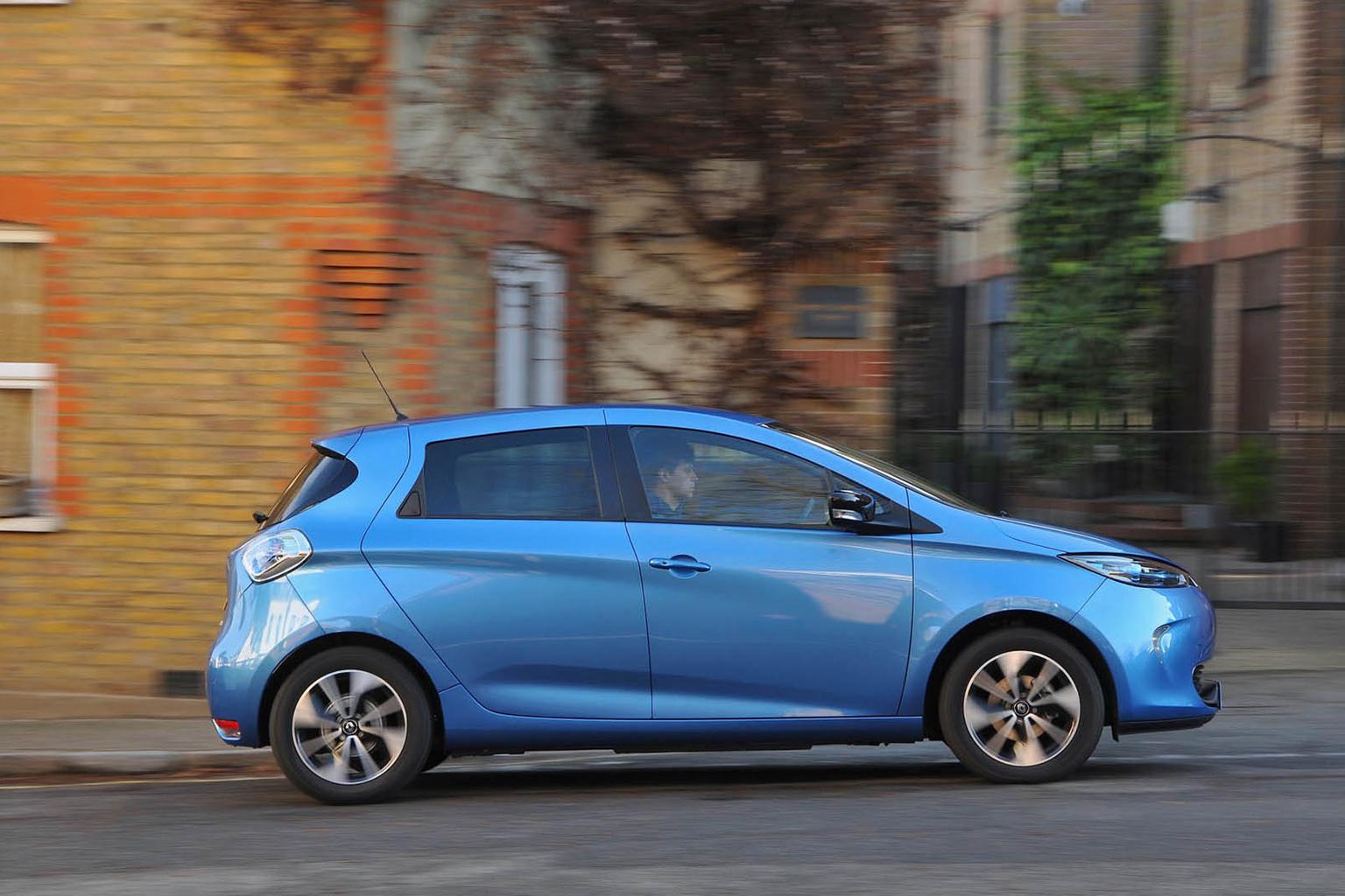 New Nissan Leaf vs Renault Zoe vs Volkswagen e-Golf New Nissan Leaf vs Renault Zoe vs Volkswagen e-Golf