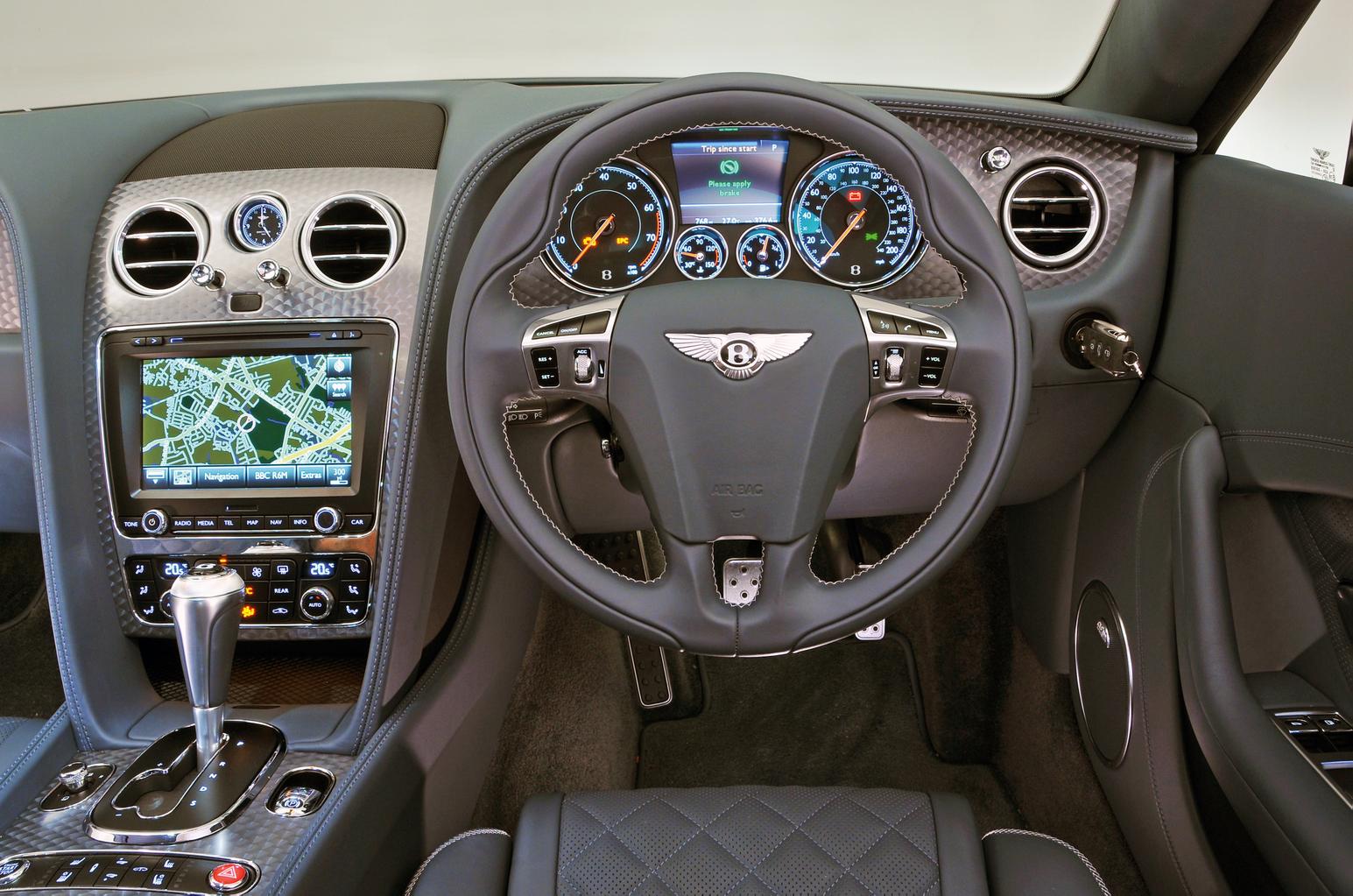 Aston Martin DB11 vs Bentley Continental GT Aston Martin DB11 vs Bentley Continental GT