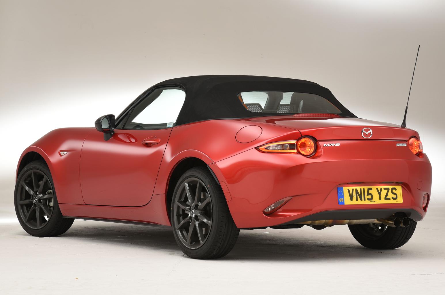 Mazda MX-5 vs Toyota GT86 Mazda MX-5 vs Toyota GT86