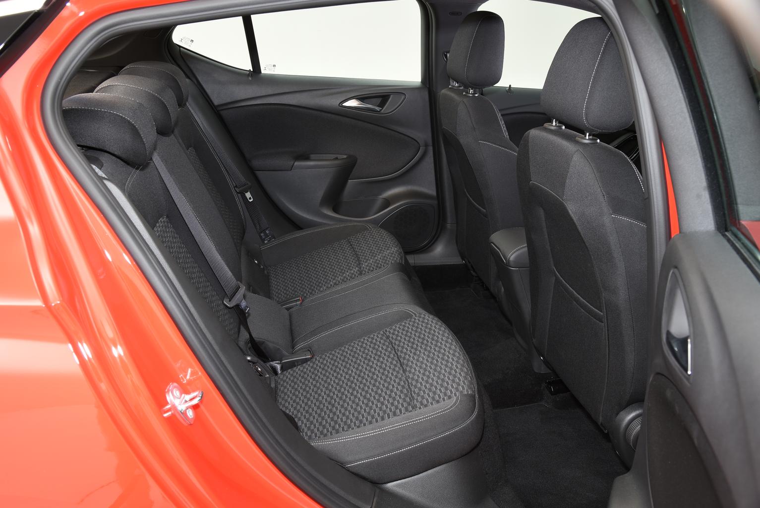 Used Seat Leon vs Vauxhall Astra Used Seat Leon vs Vauxhall Astra
