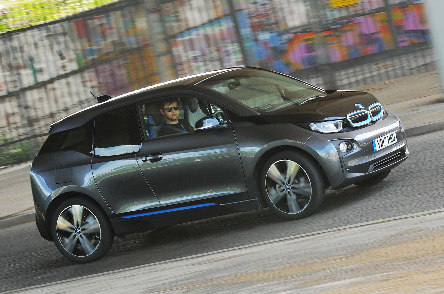 New Volkswagen e-Golf vs BMW i3 New Volkswagen e-Golf vs BMW i3