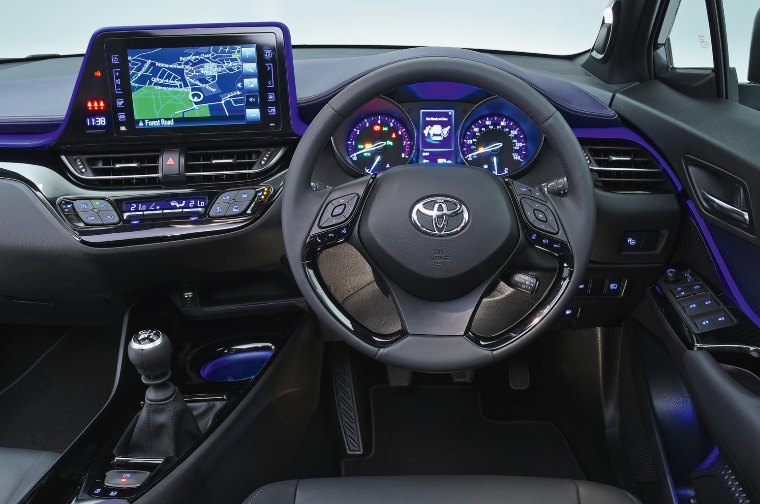 Peugeot 3008 vs Seat Ateca vs Toyota C-HR Peugeot 3008 vs Seat Ateca vs Toyota C-HR