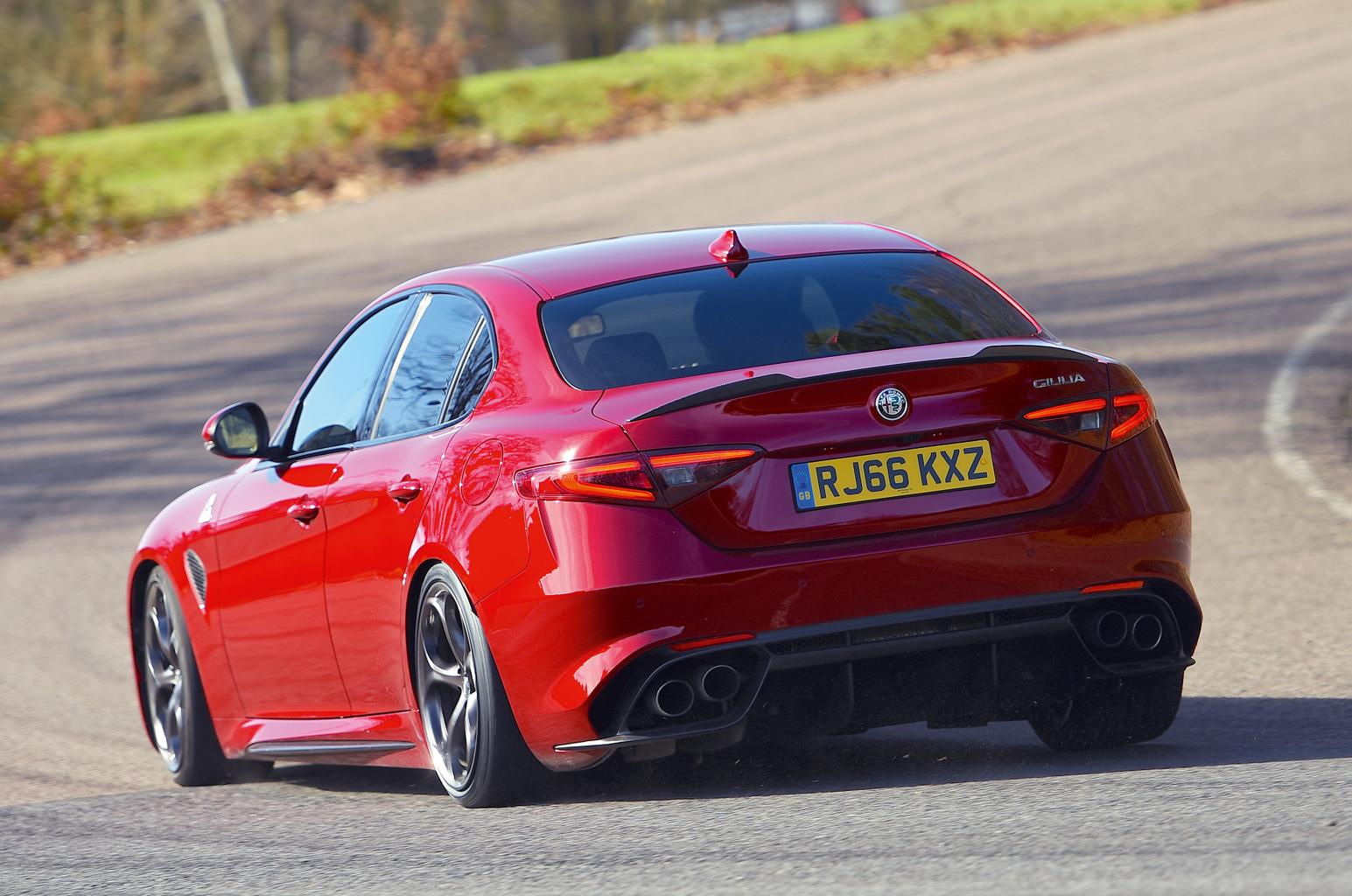 New Alfa Romeo Giulia Quadrifoglio vs BMW M3 New Alfa Romeo Giulia Quadrifoglio vs BMW M3