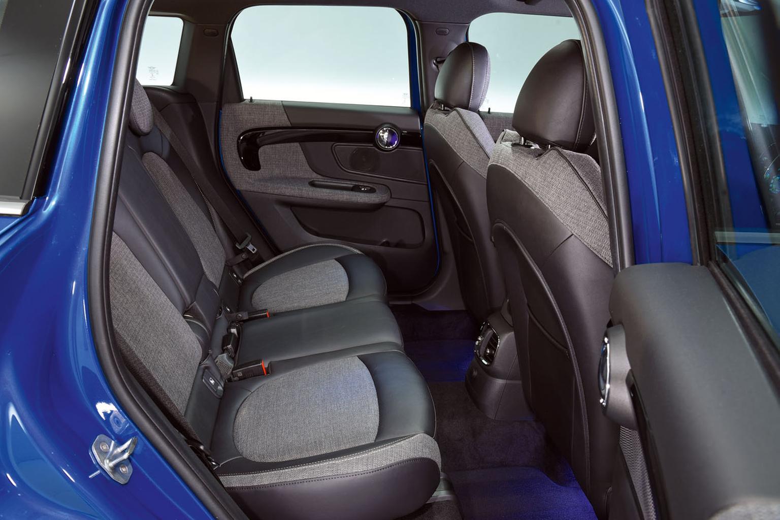 Mini Countryman vs Audi Q2 and Seat Ateca Mini Countryman vs Audi Q2 and Seat Ateca