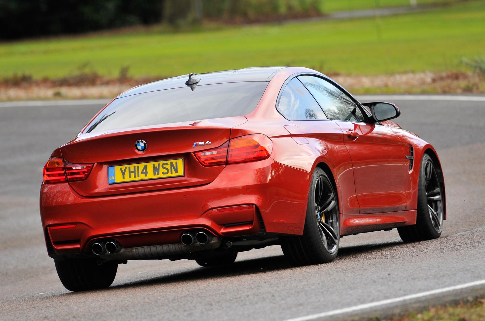 BMW M4 vs Lexus RC-F BMW M4 vs Lexus RC-F