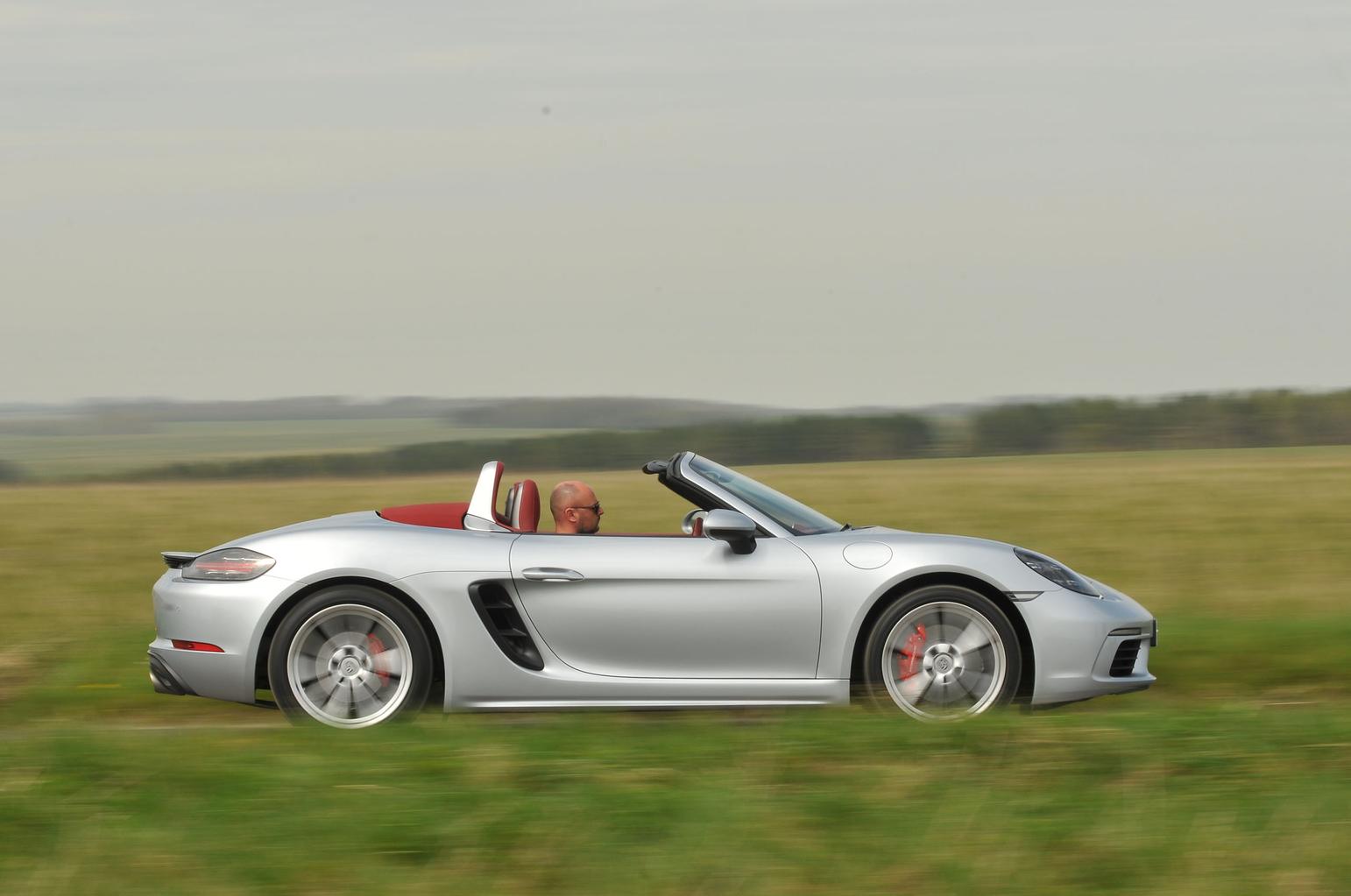 Porsche 718 Boxster S vs Audi TTS Roadster Porsche 718 Boxster S vs Audi TTS Roadster