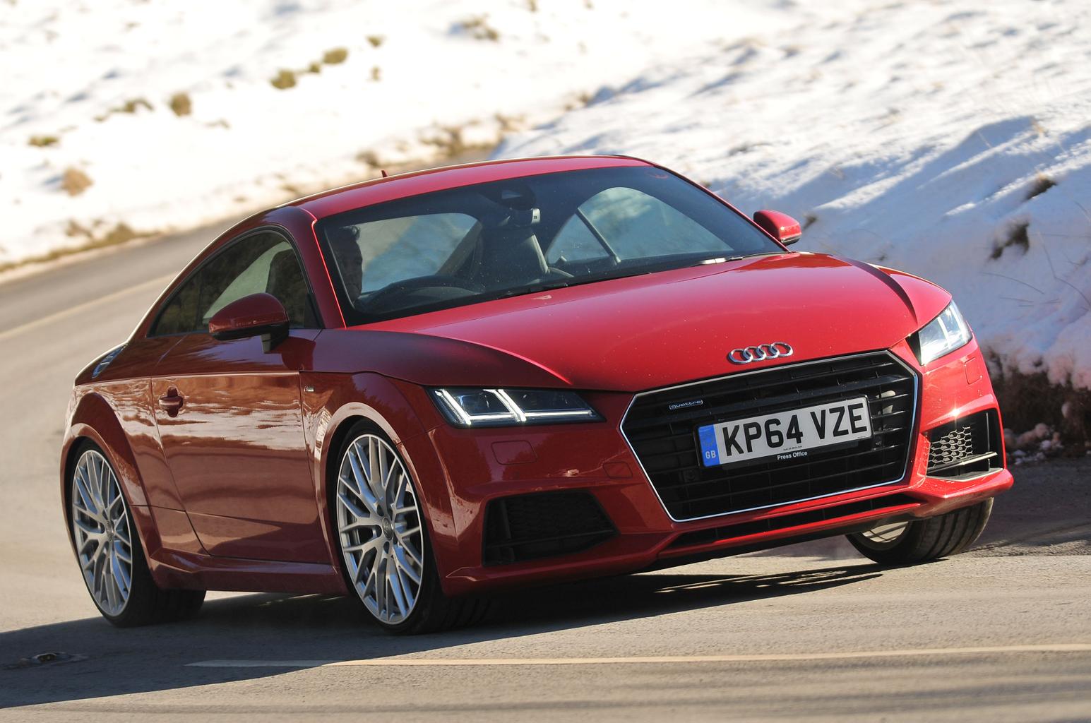 Audi TT vs VW Scirocco Audi TT vs VW Scirocco