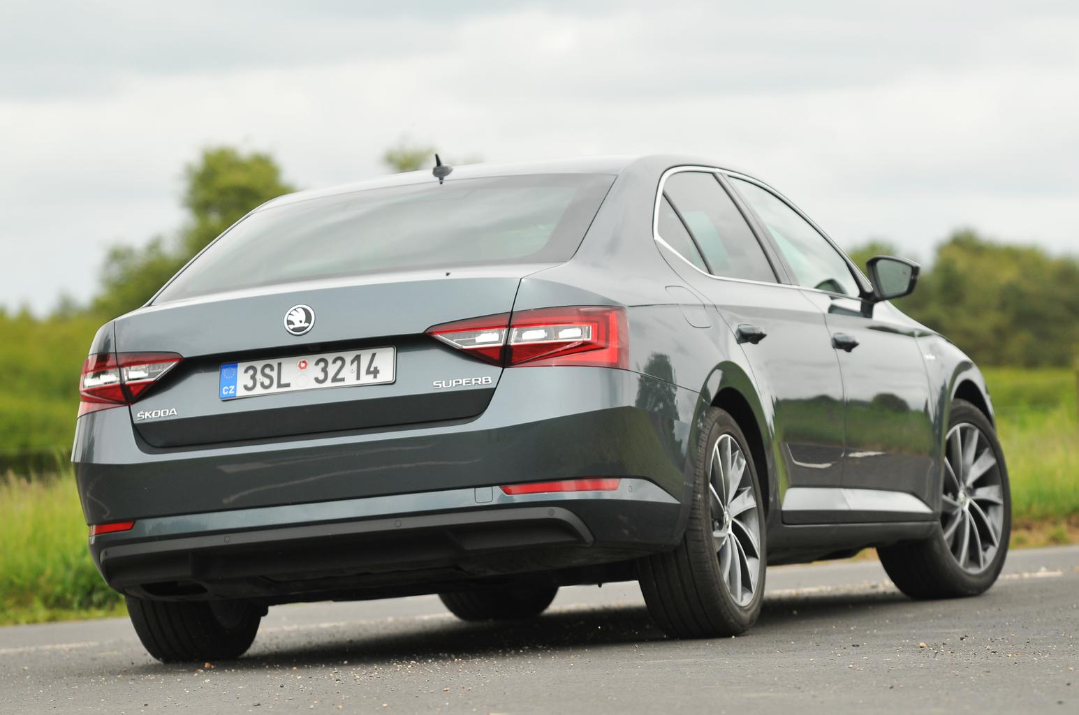 Skoda Superb vs Ford Mondeo vs Volvo S60 Skoda Superb vs Ford Mondeo vs Volvo S60