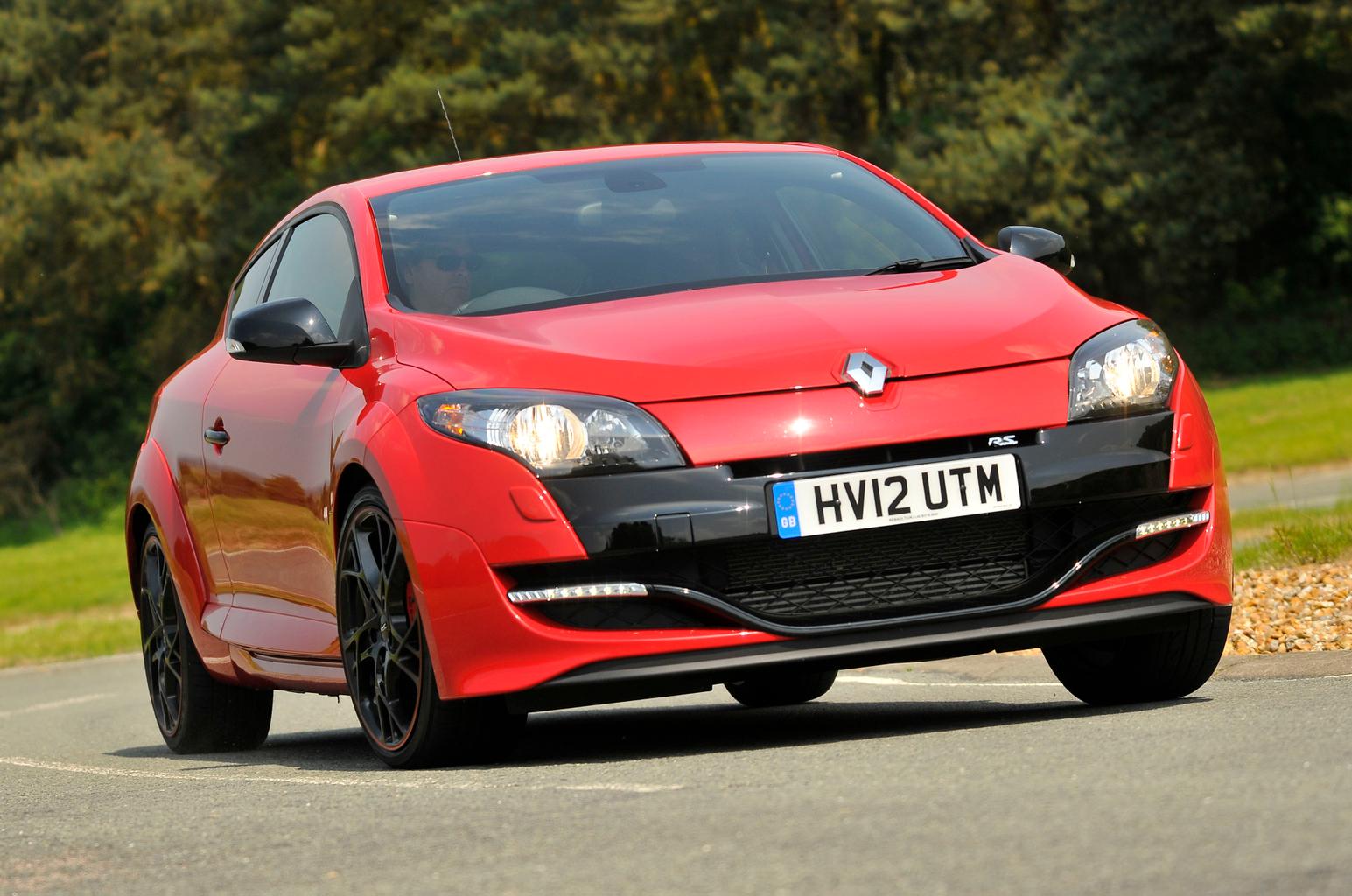 Used test – hot hatches: Renault Sport Megane vs Vauxhall Astra VXR Used test – hot hatches: Renault Sport Megane vs Vauxhall Astra VXR