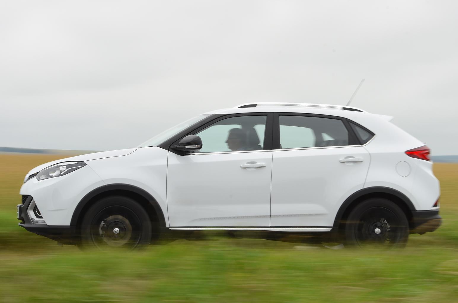 MG GS vs Suzuki Vitara MG GS vs Suzuki Vitara
