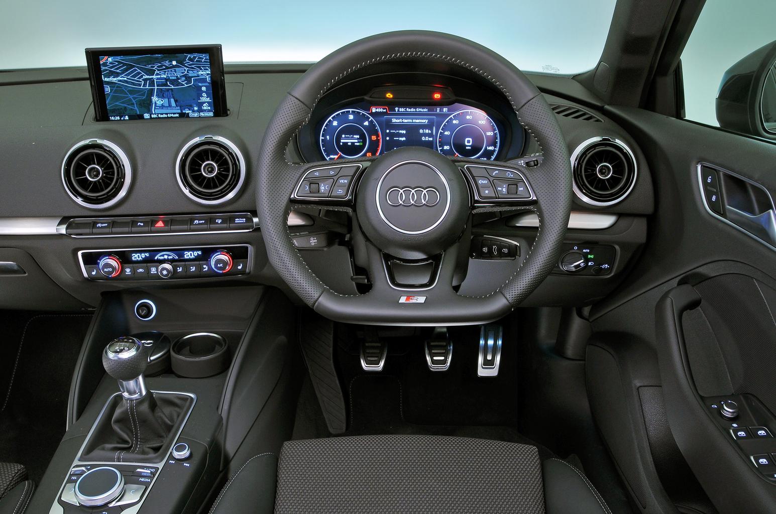 Audi A3 vs Mini Clubman Audi A3 vs Mini Clubman
