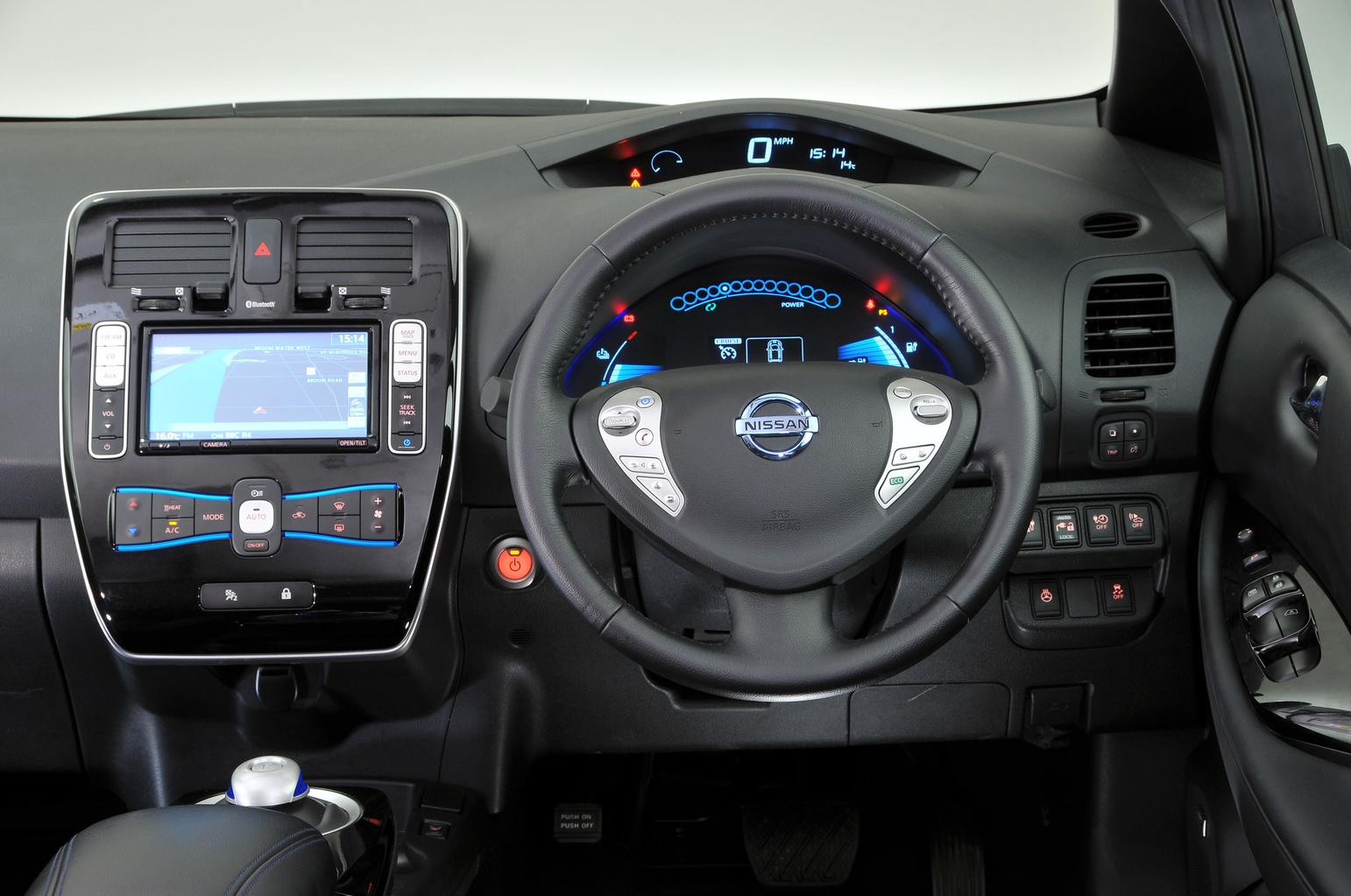 Nissan Leaf reviewed on video Nissan Leaf reviewed on video