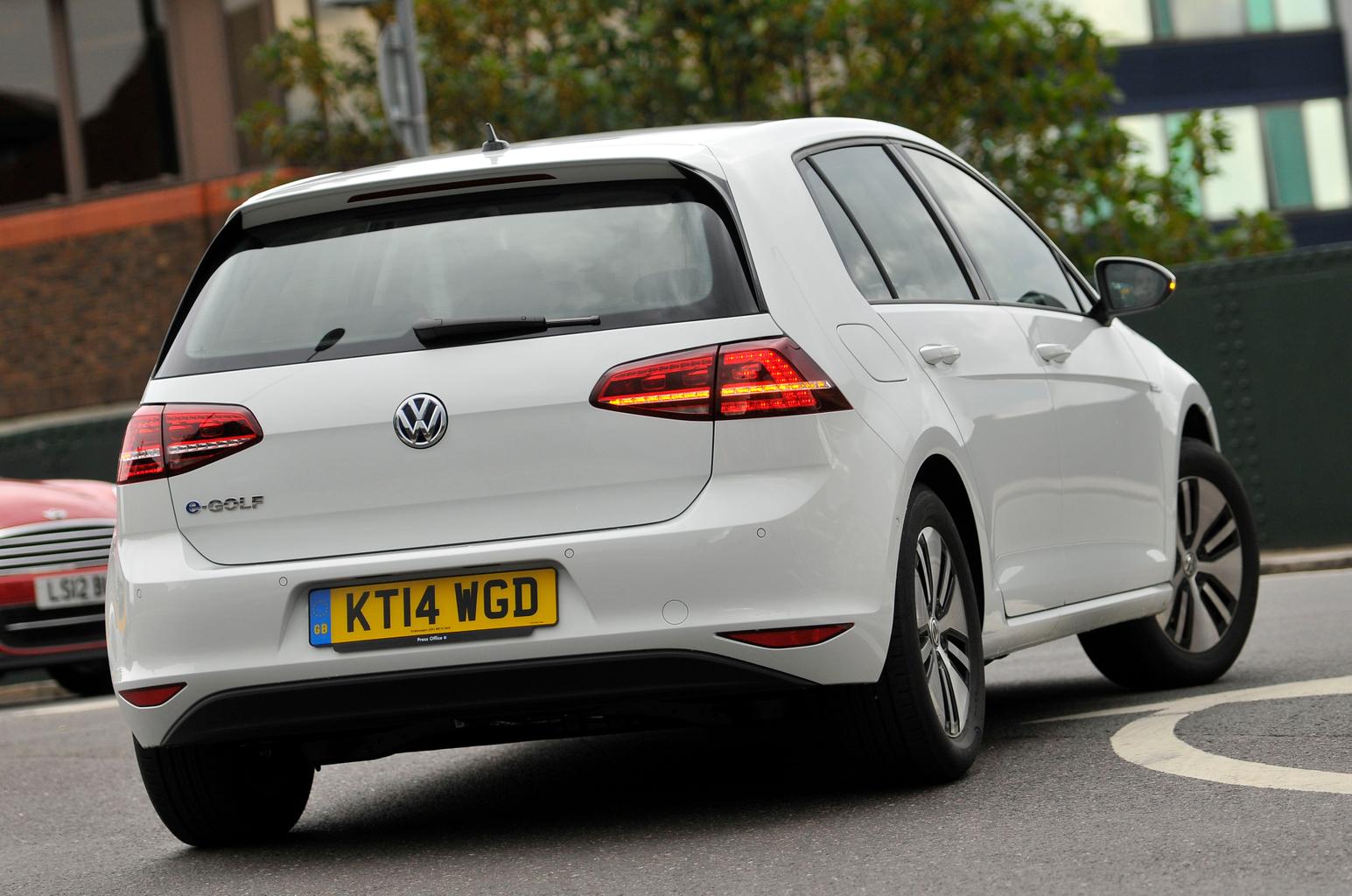 Used test: BMW i3 vs Volkswagen e-Golf Used test: BMW i3 vs Volkswagen e-Golf