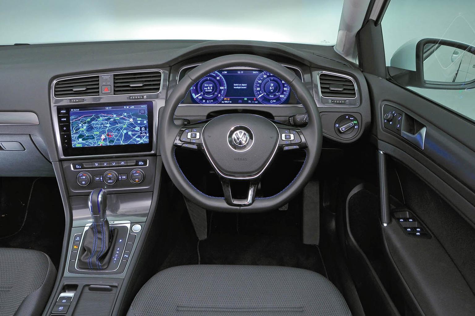 New Nissan Leaf vs Renault Zoe vs Volkswagen e-Golf New Nissan Leaf vs Renault Zoe vs Volkswagen e-Golf