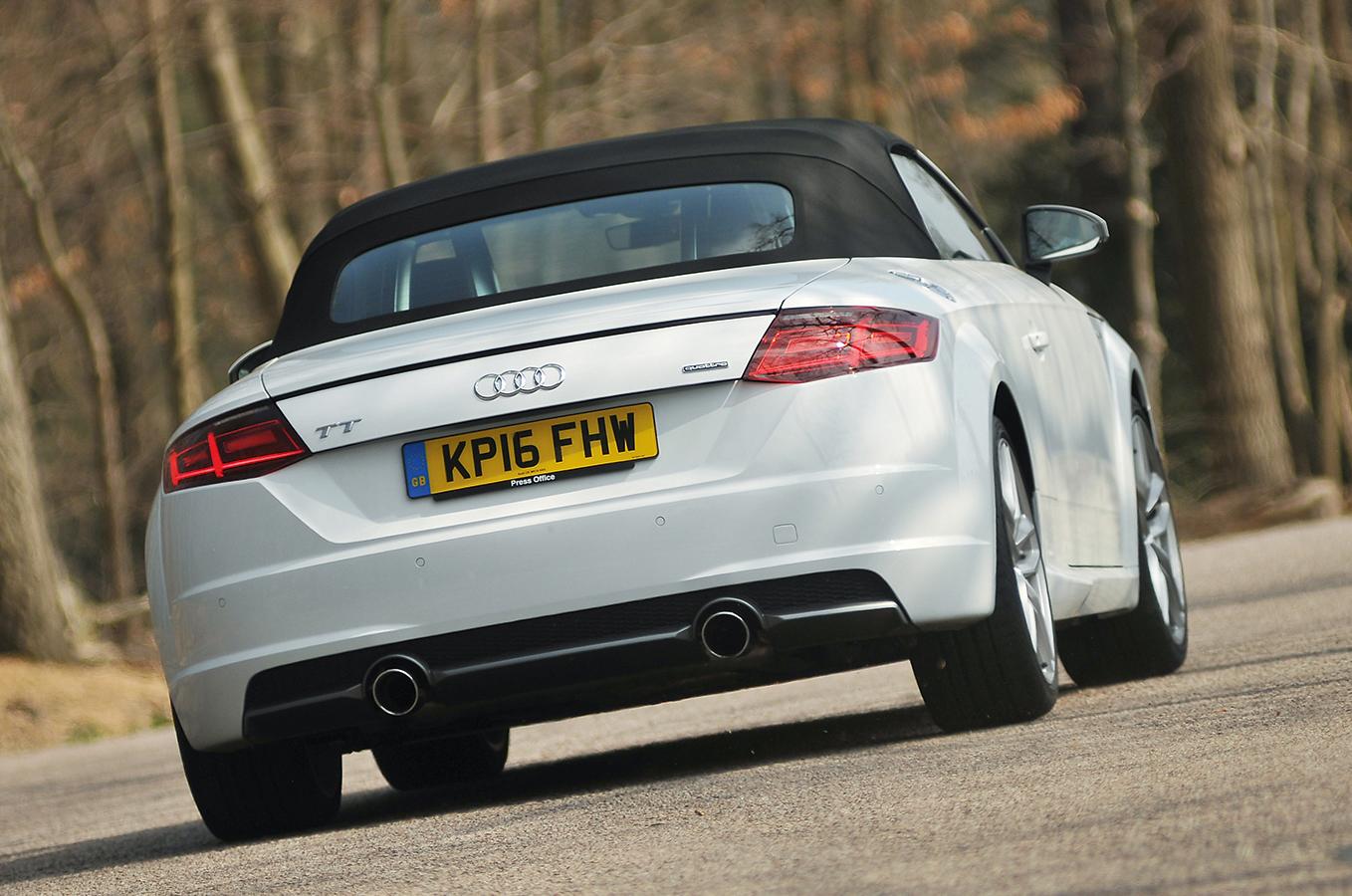 Audi TT Roadster vs BMW Z4 Audi TT Roadster vs BMW Z4