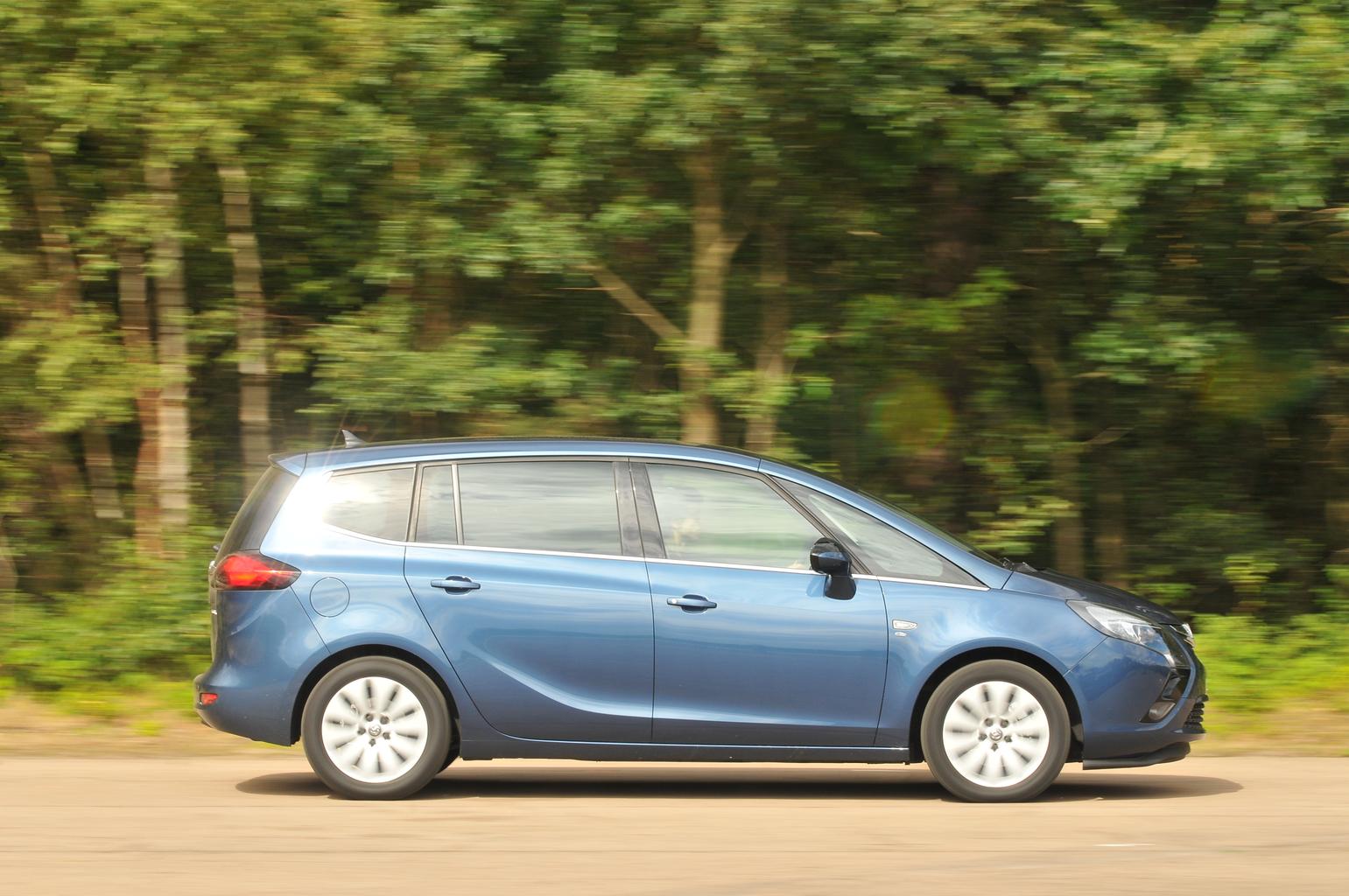 Used Ford S-Max vs Vauxhall Zafira Tourer Used Ford S-Max vs Vauxhall Zafira Tourer