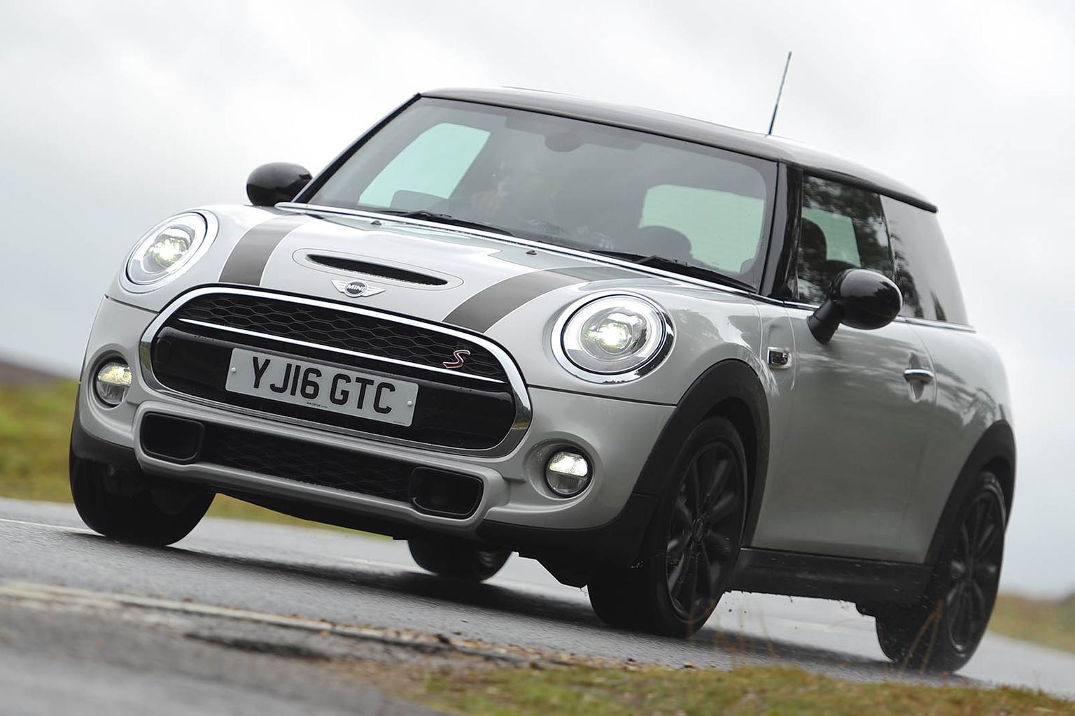 New Ford Fiesta ST200 vs Mini Cooper S New Ford Fiesta ST200 vs Mini Cooper S