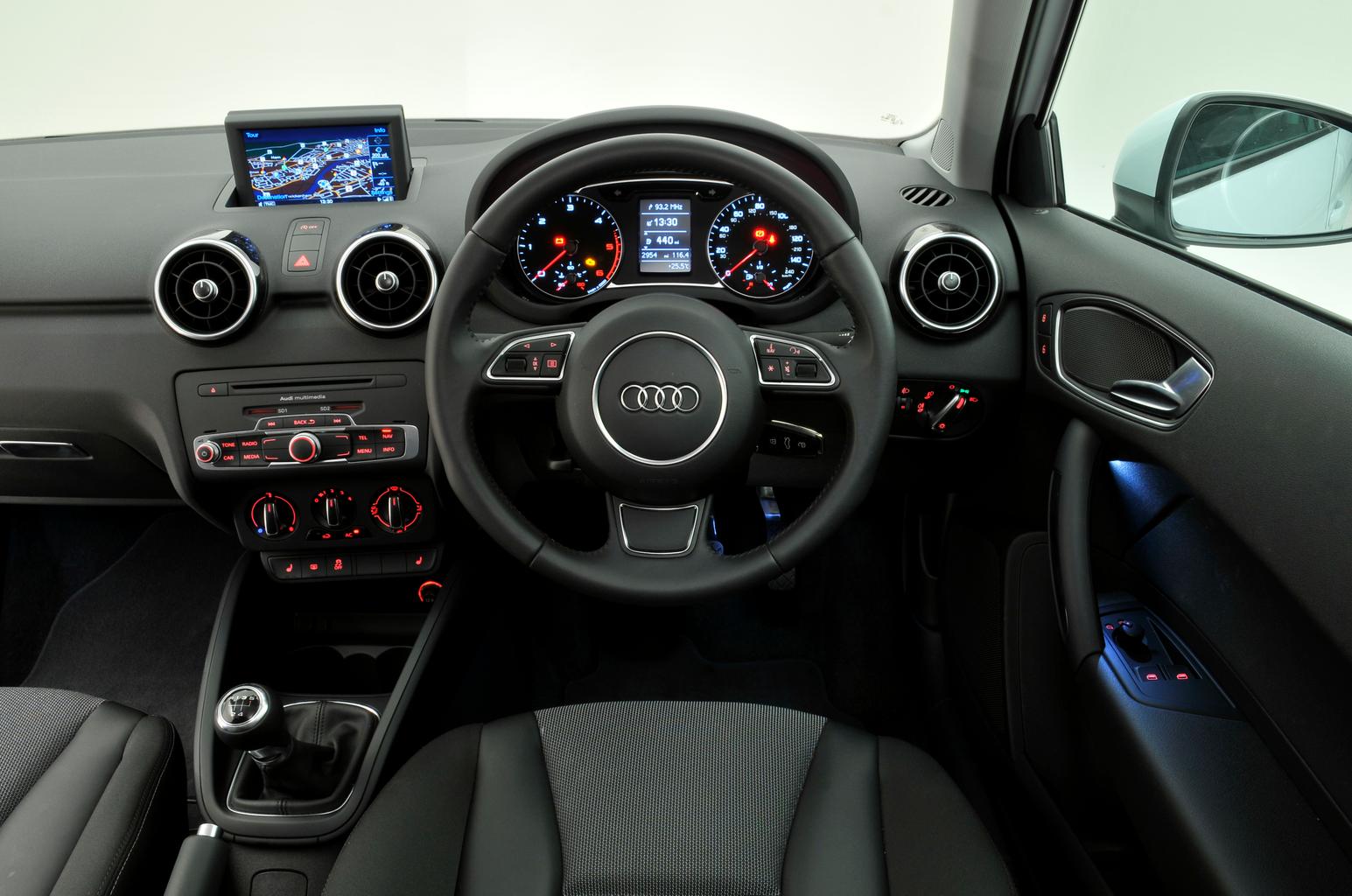 Mini One vs Audi A1 Mini One vs Audi A1