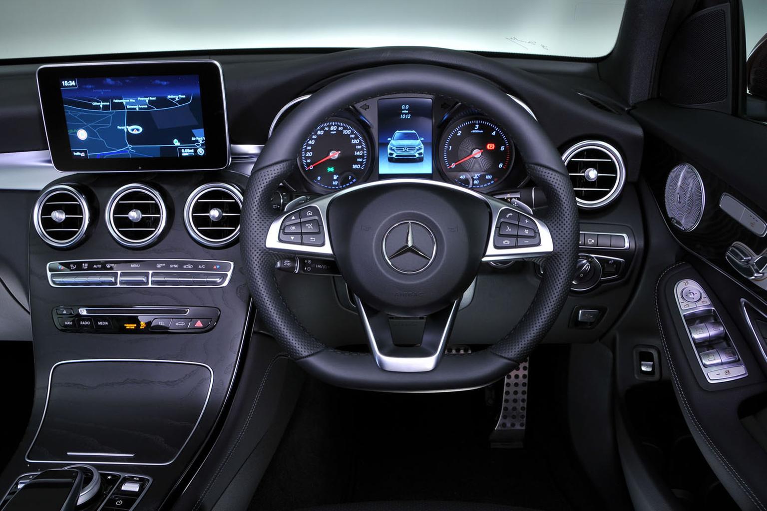 New Audi Q5 vs Land Rover Discovery Sport vs Mercedes GLC New Audi Q5 vs Land Rover Discovery Sport vs Mercedes GLC