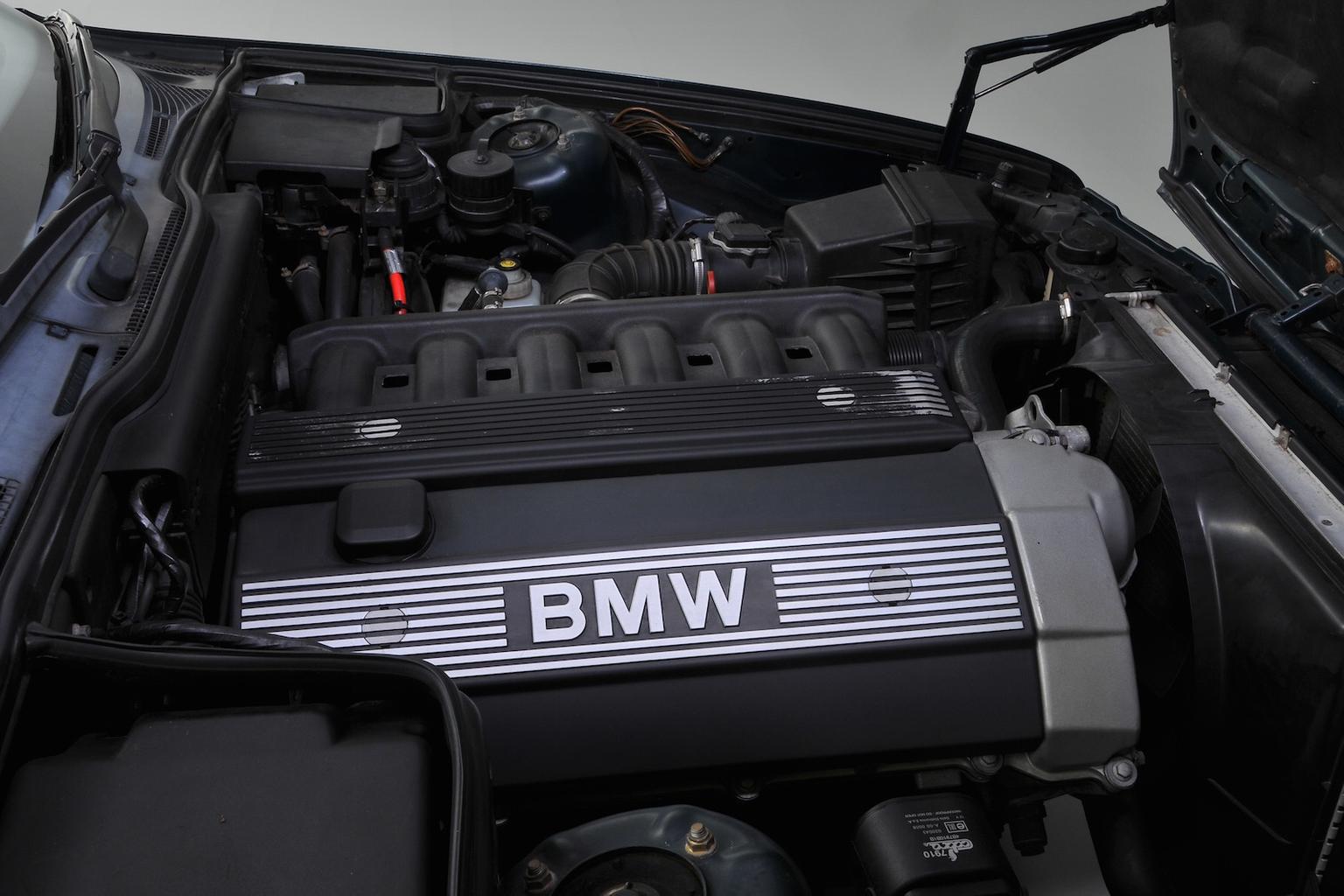 BMW 5 Series (E34) - Rewind Wednesday BMW 5 Series (E34) - Rewind Wednesday