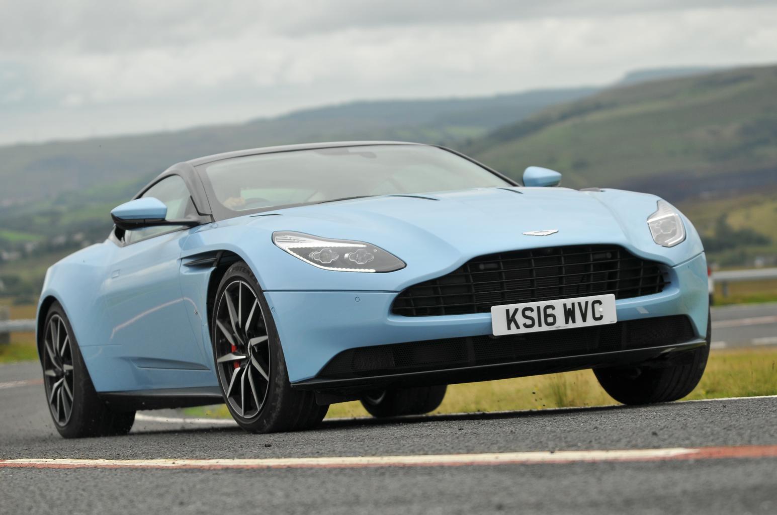 Aston Martin DB11 vs Bentley Continental GT Aston Martin DB11 vs Bentley Continental GT