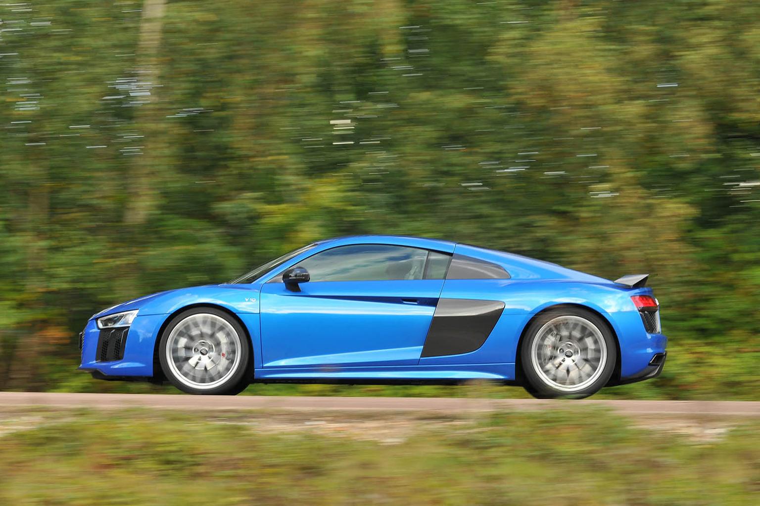 New Honda NSX vs Audi R8 New Honda NSX vs Audi R8