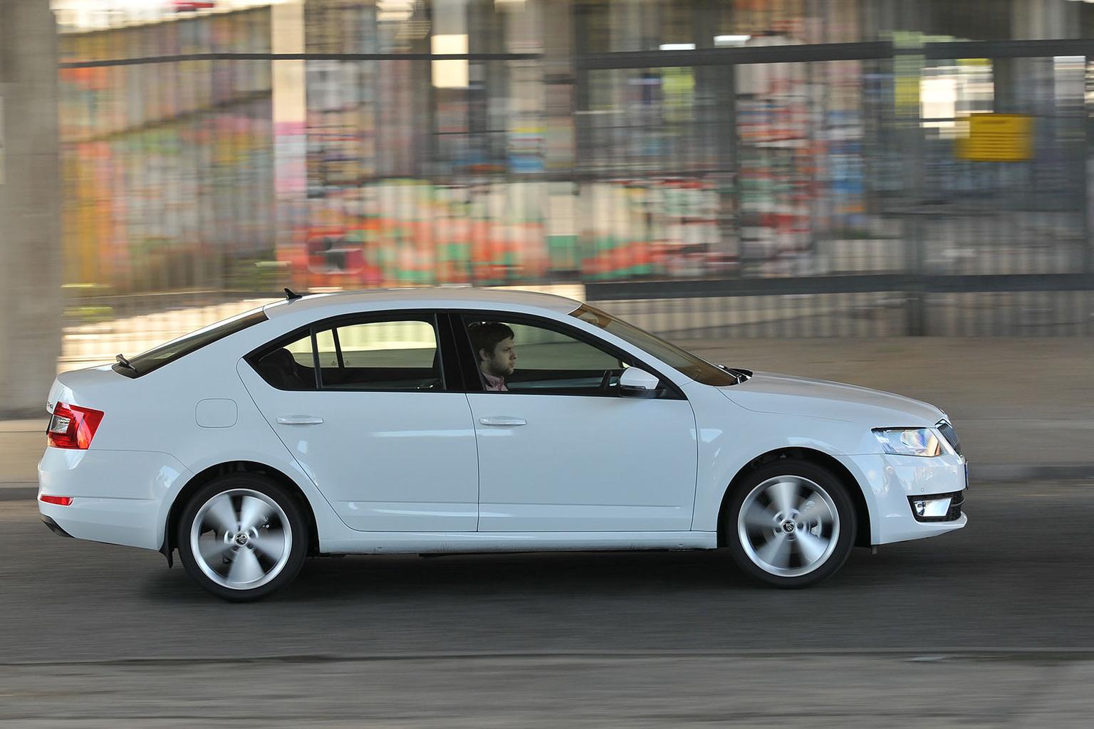 Skoda Octavia vs Vauxhall Astra Skoda Octavia vs Vauxhall Astra