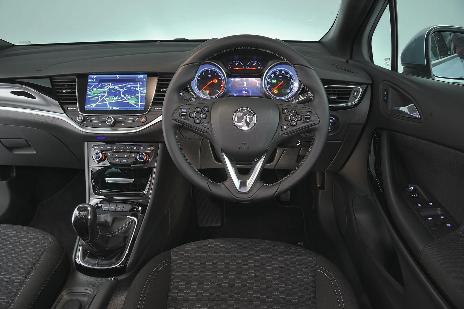 New Seat Leon vs Vauxhall Astra New Seat Leon vs Vauxhall Astra