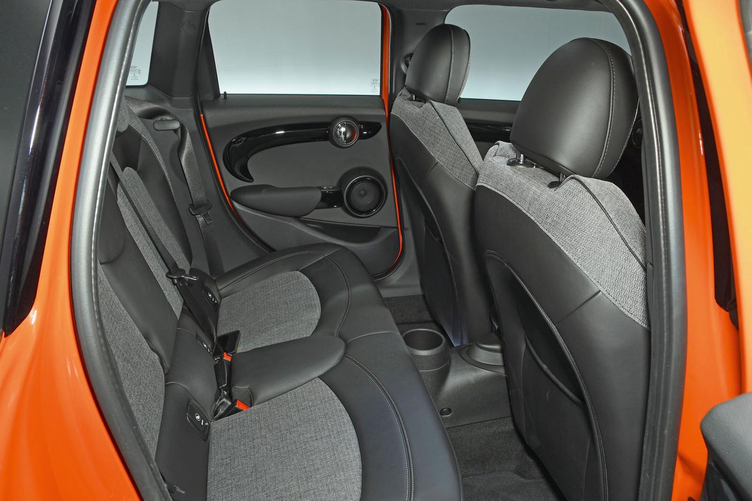 New Mini 5dr vs Audi A1 Sportback vs Ford Fiesta New Mini 5dr vs Audi A1 Sportback vs Ford Fiesta