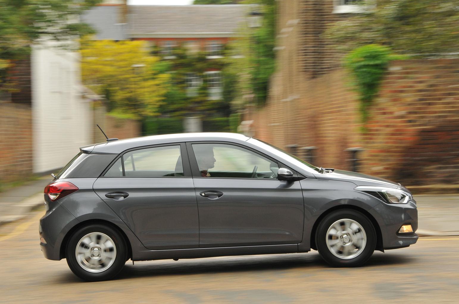 Hyundai i20 vs Skoda Fabia vs Suzuki Baleno Hyundai i20 vs Skoda Fabia vs Suzuki Baleno