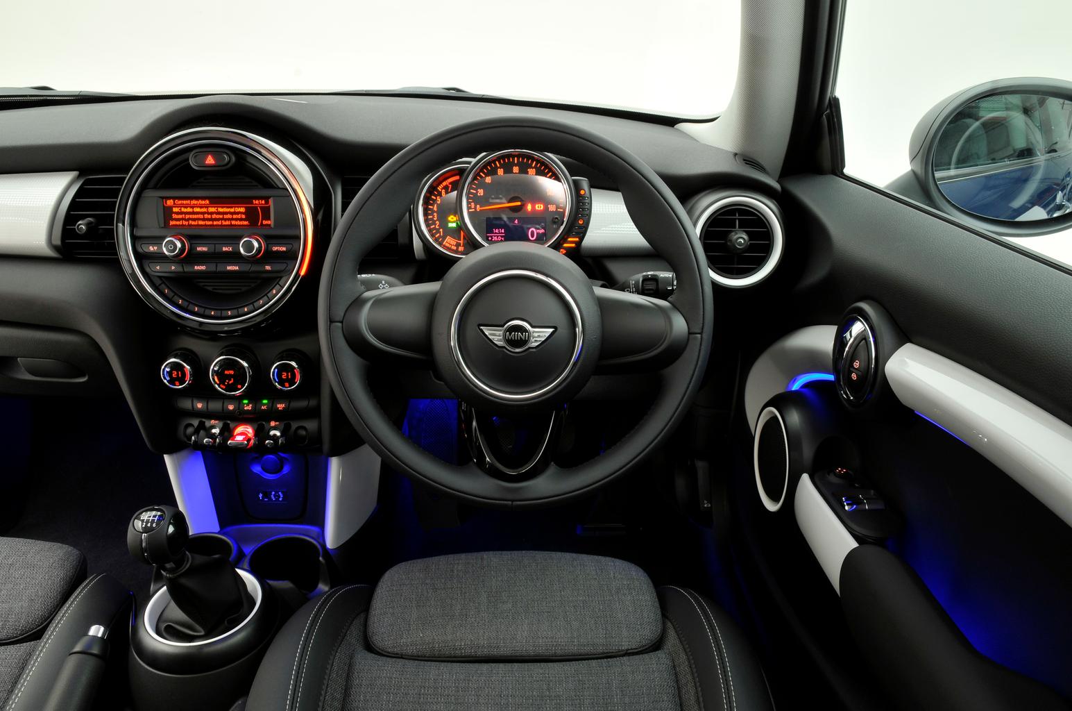 Mini One vs Audi A1 Mini One vs Audi A1