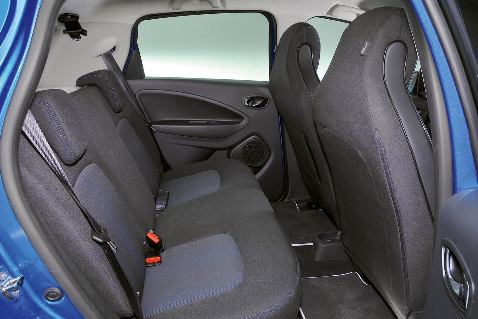 New Nissan Leaf vs Renault Zoe vs Volkswagen e-Golf New Nissan Leaf vs Renault Zoe vs Volkswagen e-Golf