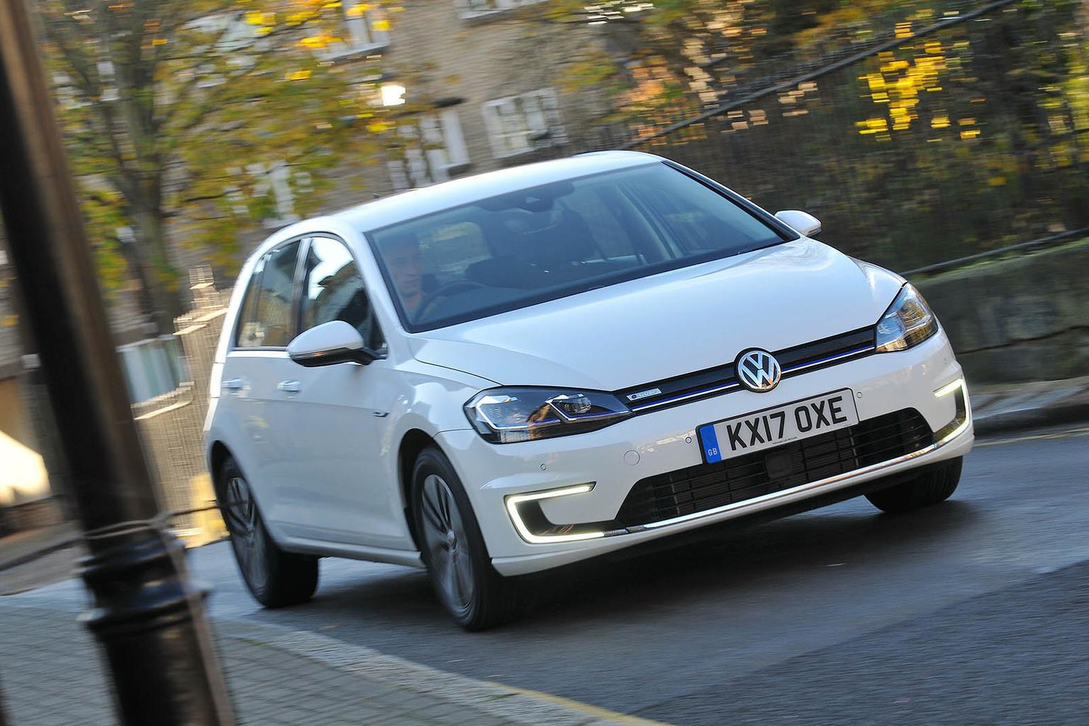 New Nissan Leaf vs Renault Zoe vs Volkswagen e-Golf New Nissan Leaf vs Renault Zoe vs Volkswagen e-Golf