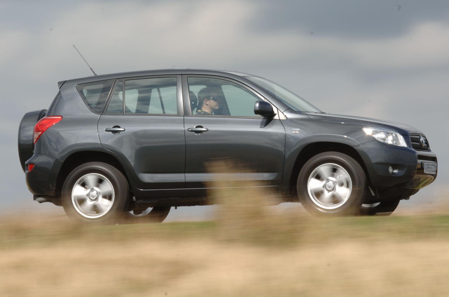 Used test – affordable SUVs: Hyundai Santa Fe vs Land Rover Freelander and rivals Used test – affordable SUVs: Hyundai Santa Fe vs Land Rover Freelander and rivals