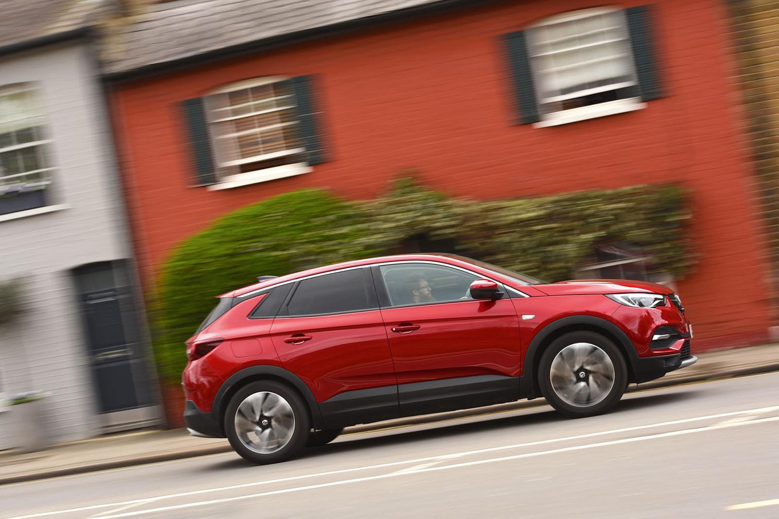 New Vauxhall Grandland X vs Renault Kadjar vs Skoda Karoq New Vauxhall Grandland X vs Renault Kadjar vs Skoda Karoq