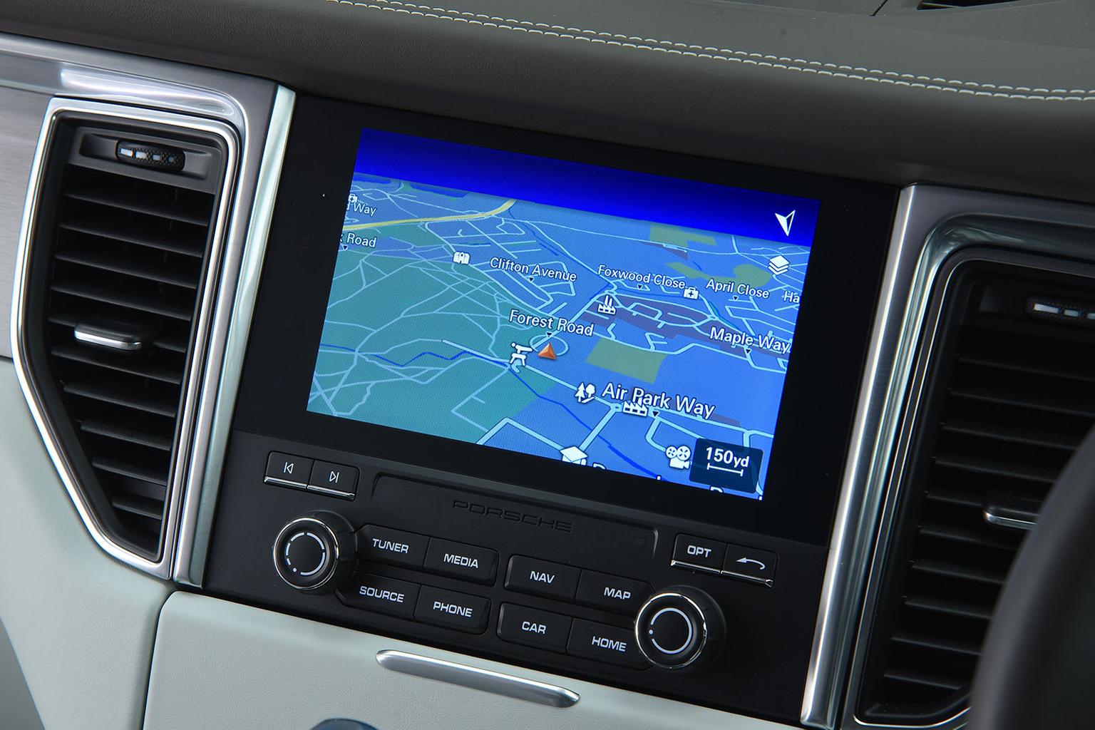 New Range Rover Velar vs Audi SQ5 vs Porsche Macan New Range Rover Velar vs Audi SQ5 vs Porsche Macan