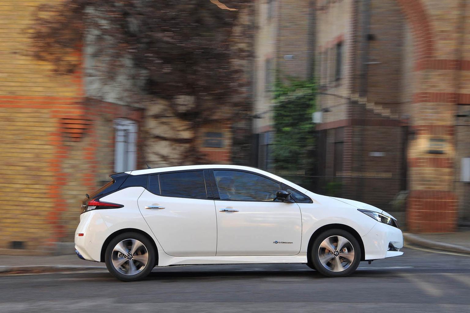 New Nissan Leaf vs Renault Zoe vs Volkswagen e-Golf New Nissan Leaf vs Renault Zoe vs Volkswagen e-Golf