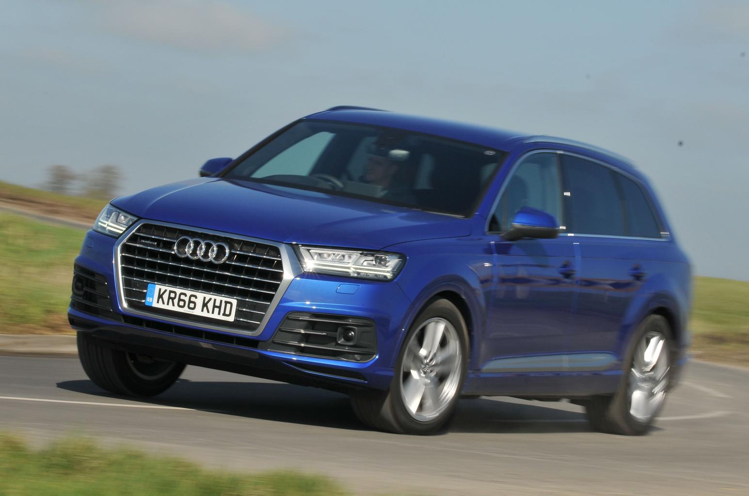New Land Rover Discovery vs Audi Q7 vs Volvo XC90 New Land Rover Discovery vs Audi Q7 vs Volvo XC90