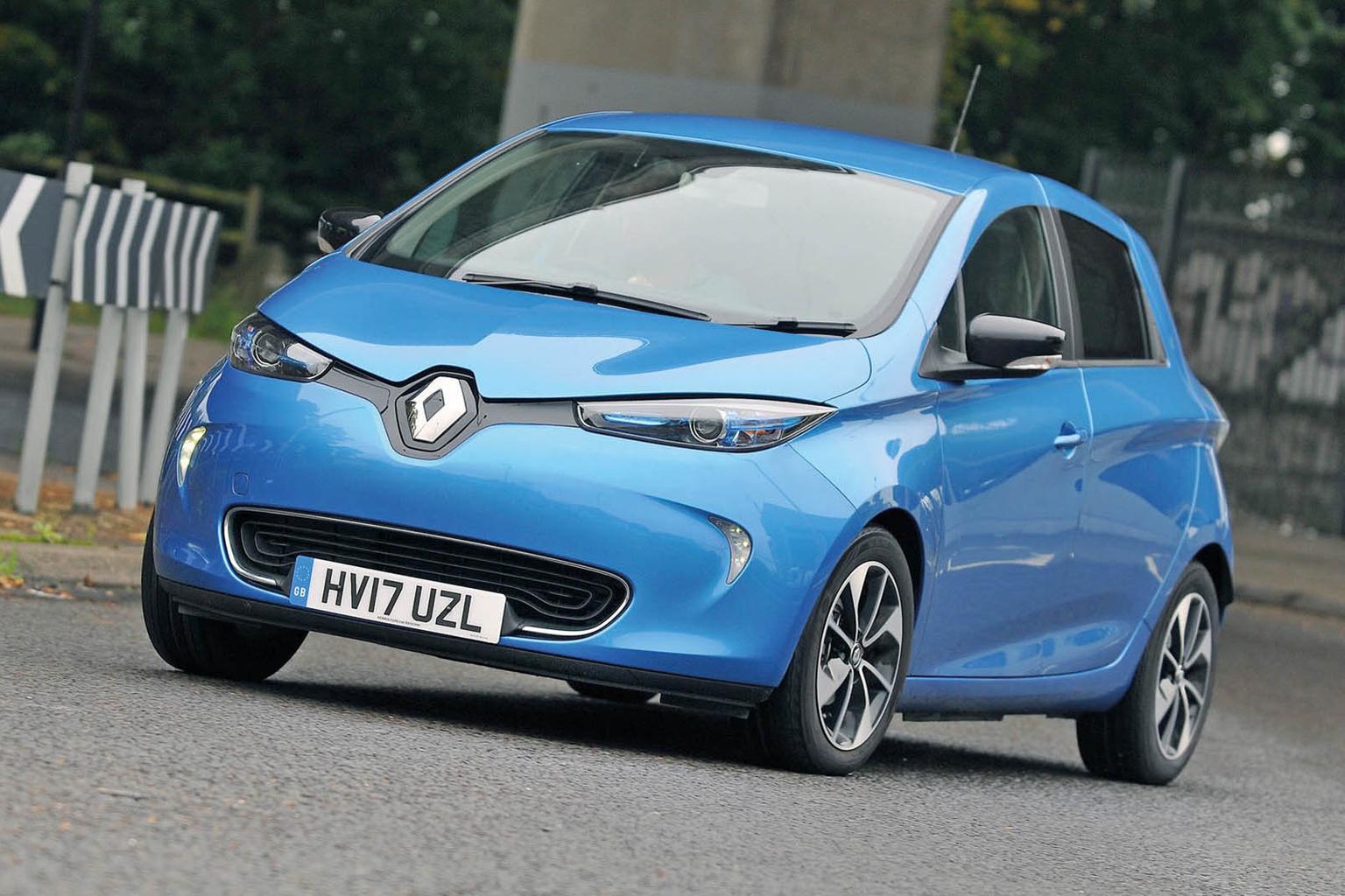 New Toyota Yaris Hybrid vs Renault Zoe New Toyota Yaris Hybrid vs Renault Zoe