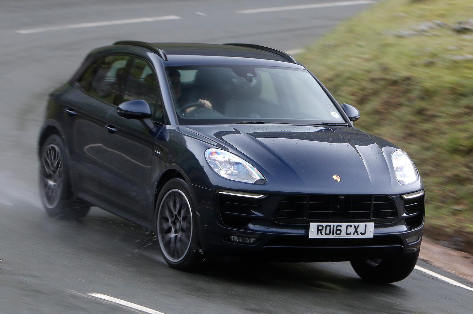 Jaguar F-Pace vs Porsche Macan Jaguar F-Pace vs Porsche Macan