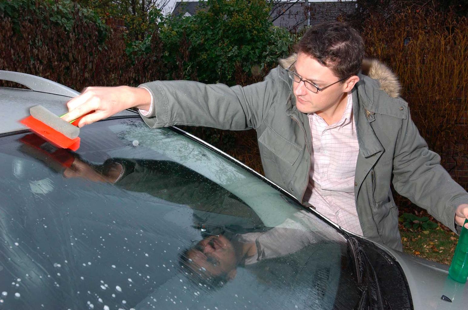 What to keep in your car during winter What to keep in your car during winter
