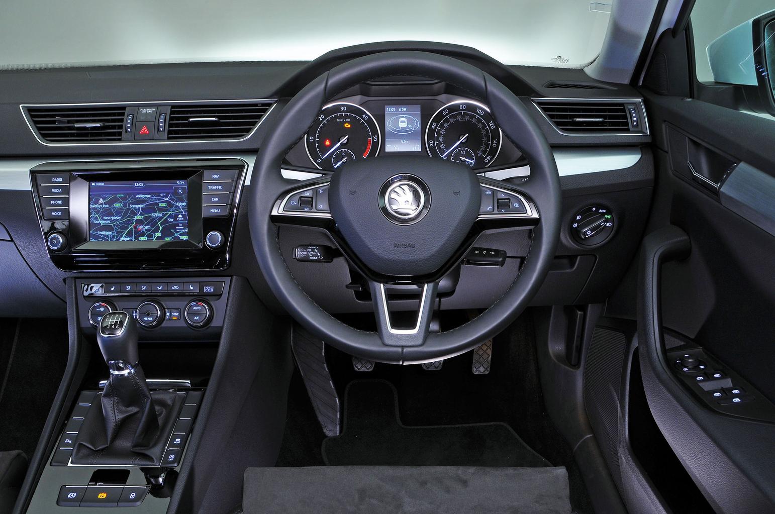 Kia Optima vs Skoda Superb Kia Optima vs Skoda Superb
