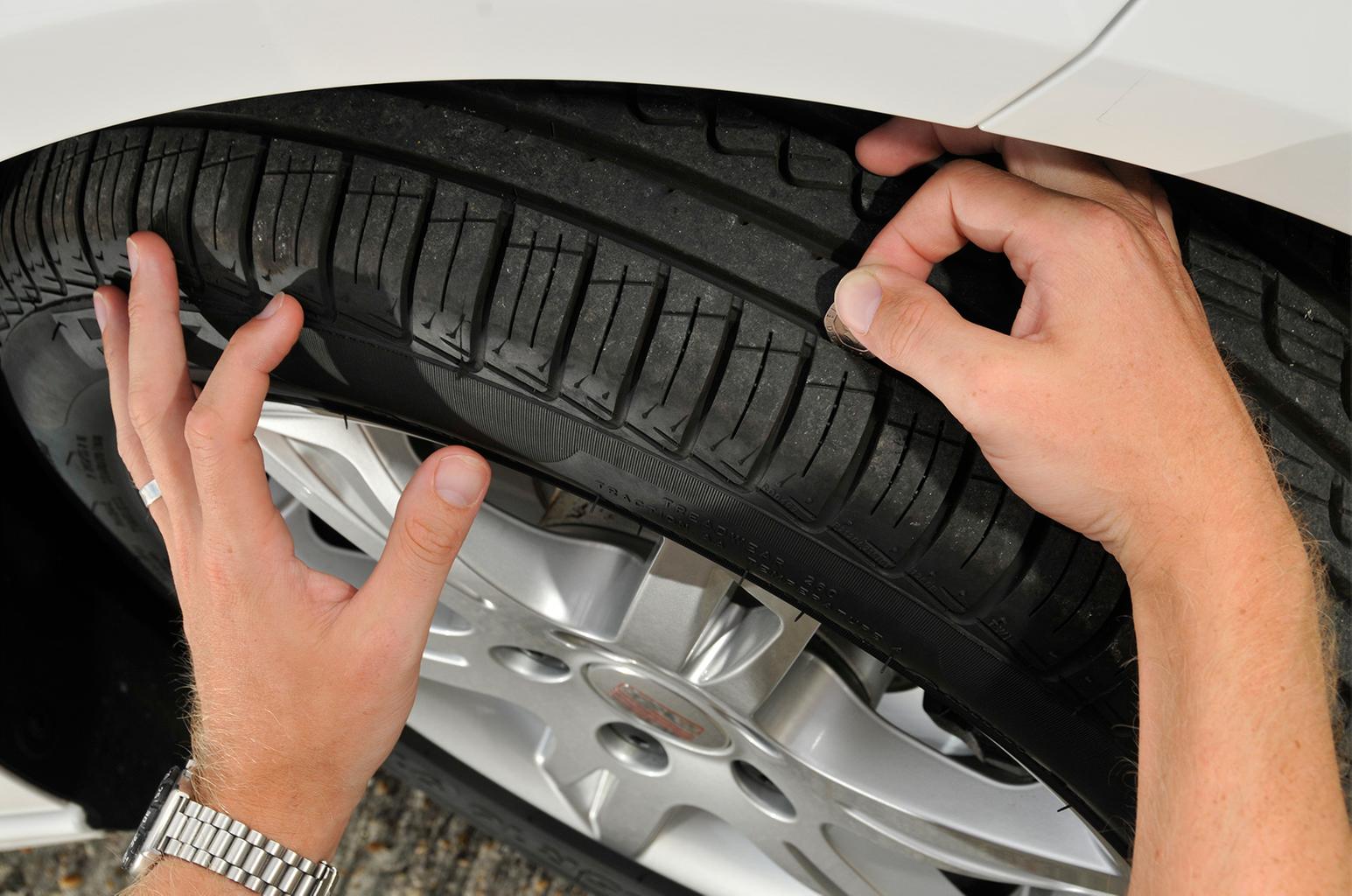 Top 10 pre-holiday car checks Top 10 pre-holiday car checks