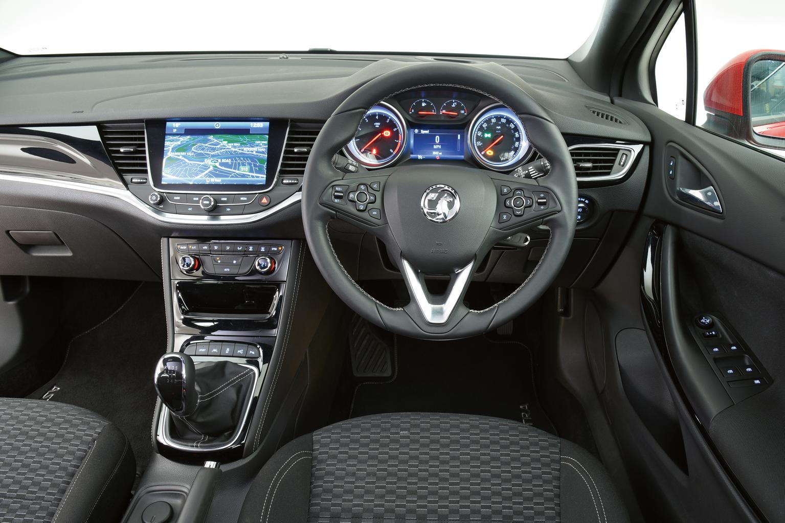 Seat Leon vs Vauxhall Astra Seat Leon vs Vauxhall Astra