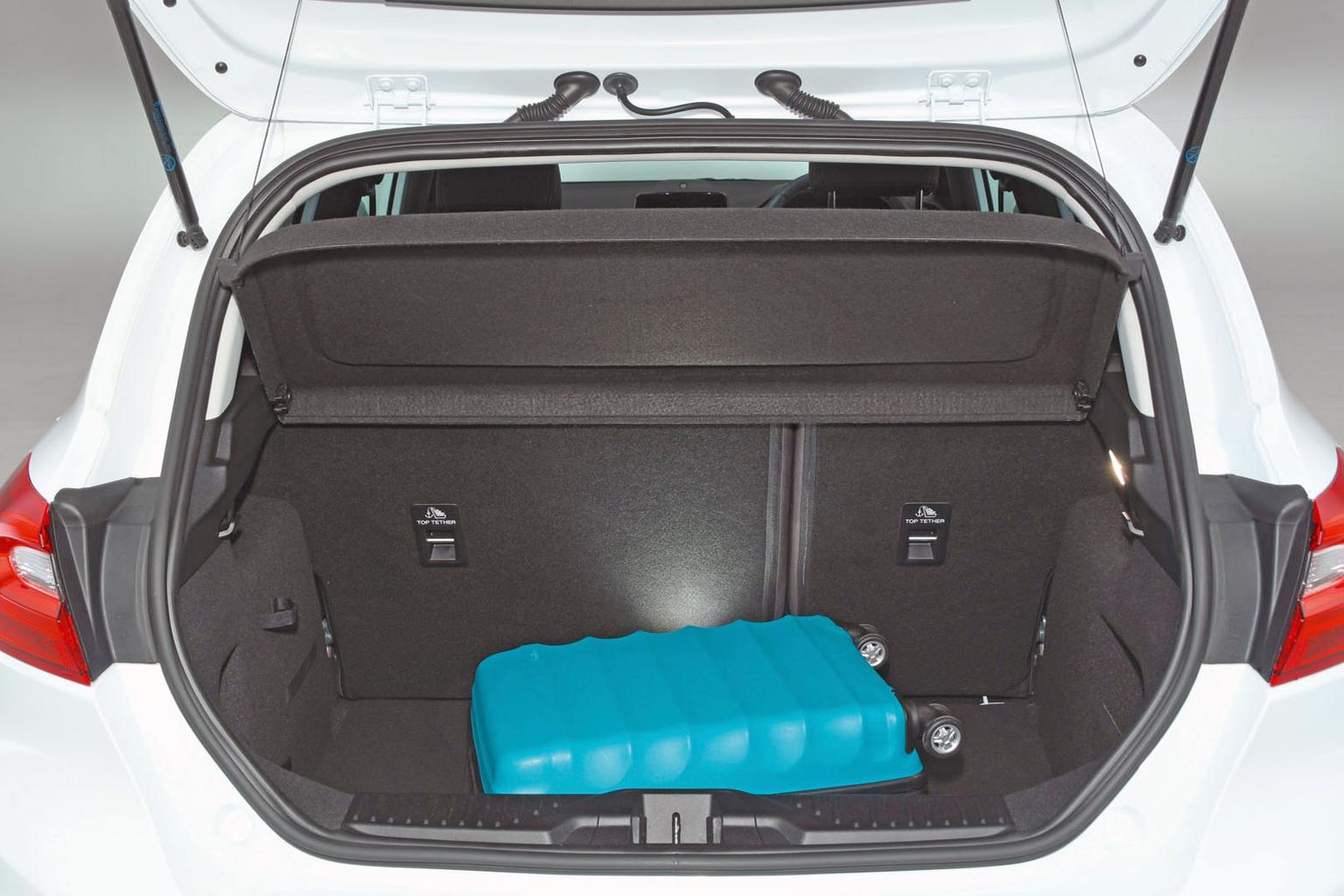 New Mini 5dr vs Audi A1 Sportback vs Ford Fiesta New Mini 5dr vs Audi A1 Sportback vs Ford Fiesta