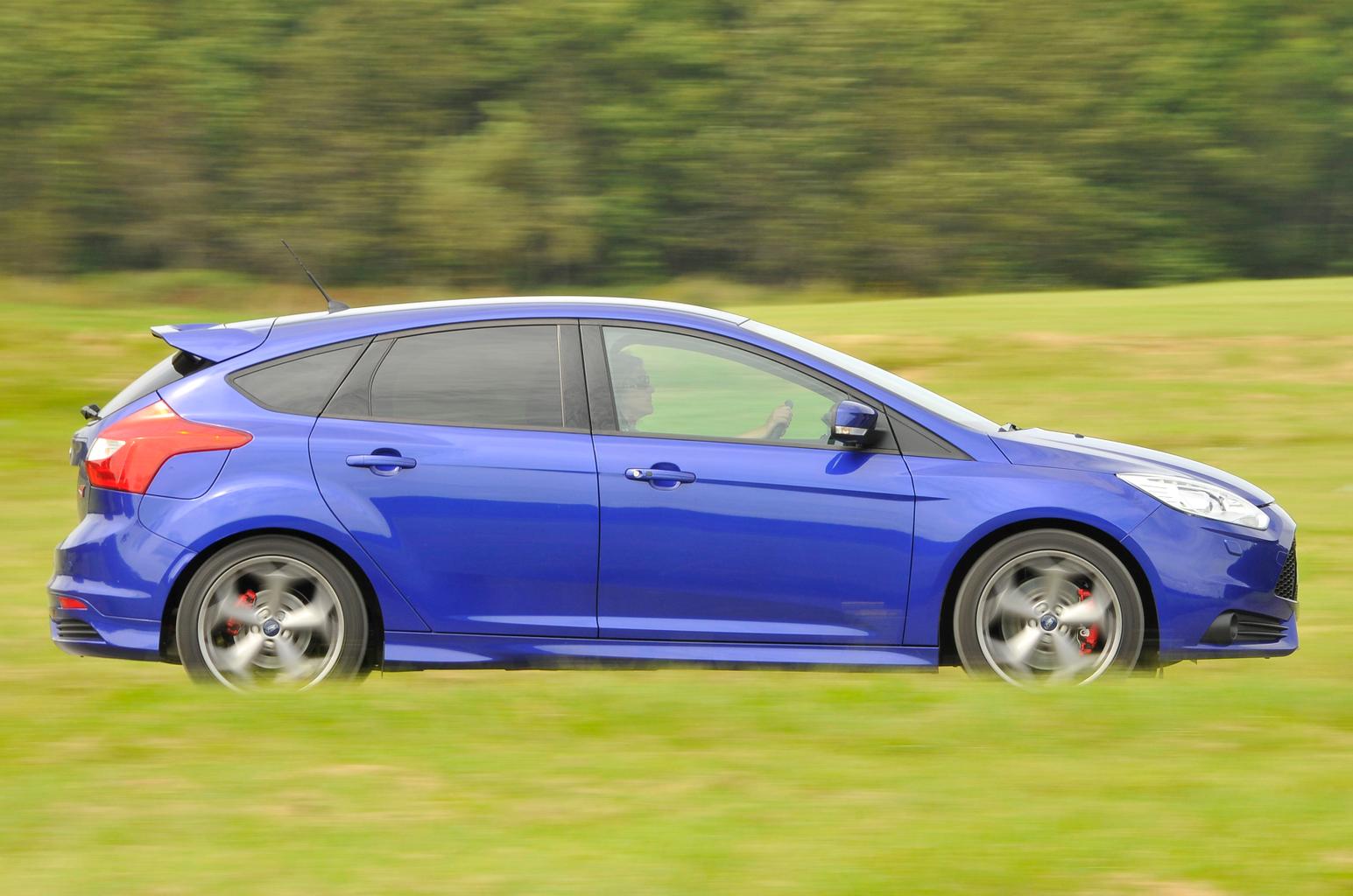 Used test – hot hatches: Ford Focus ST vs Volkswagen Golf GTI Used test – hot hatches: Ford Focus ST vs Volkswagen Golf GTI