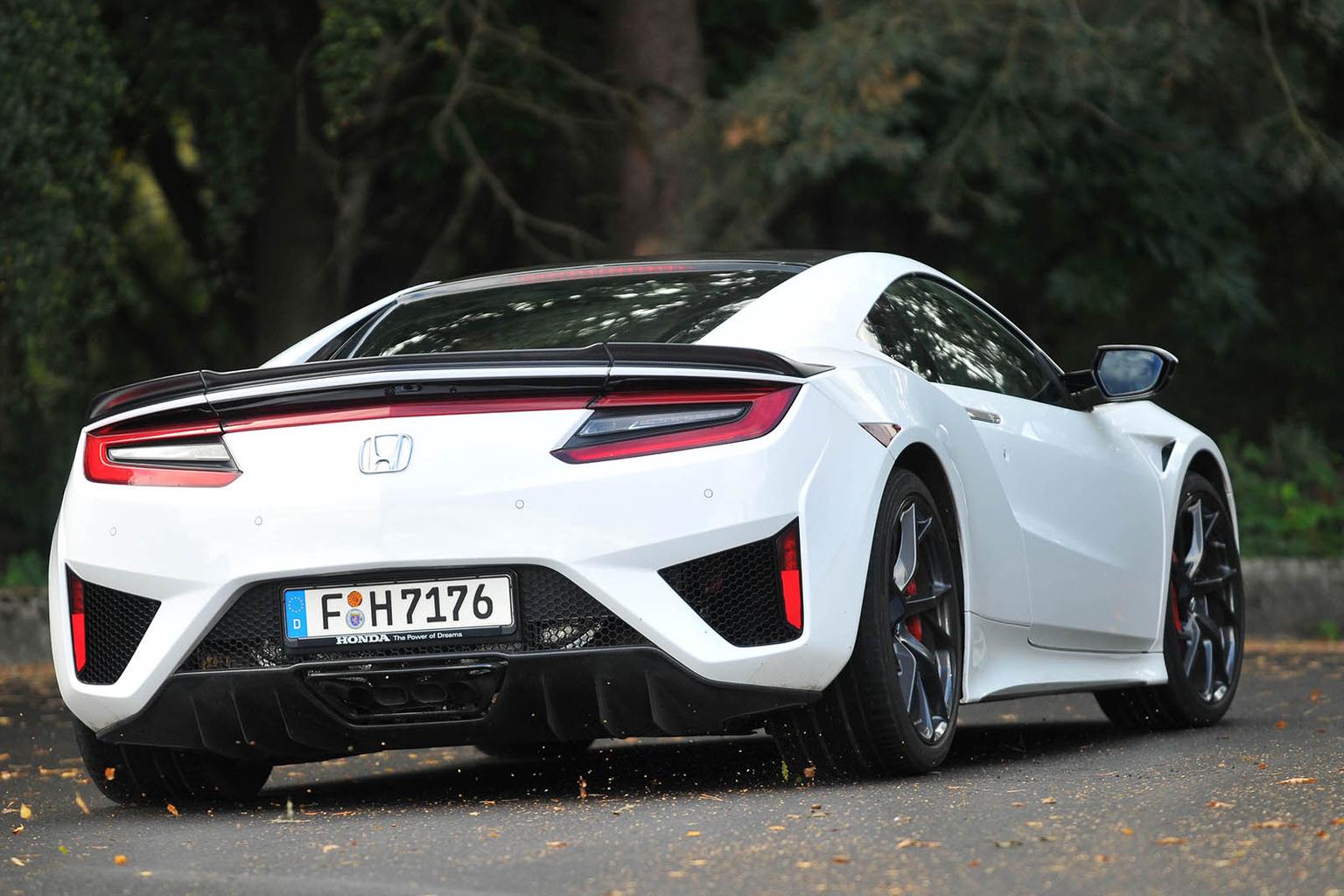 New Honda NSX vs Audi R8 New Honda NSX vs Audi R8